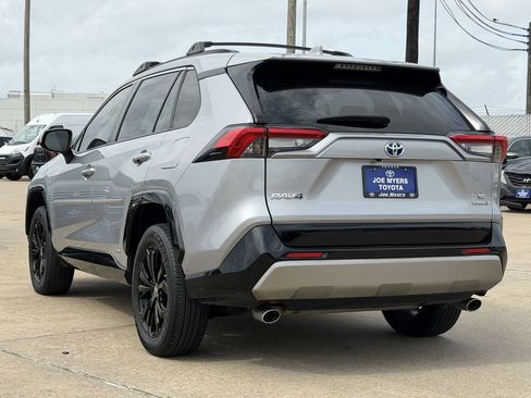 Used 2022 Toyota RAV4 SE w/ Convenience Package AWD/4WD image 7