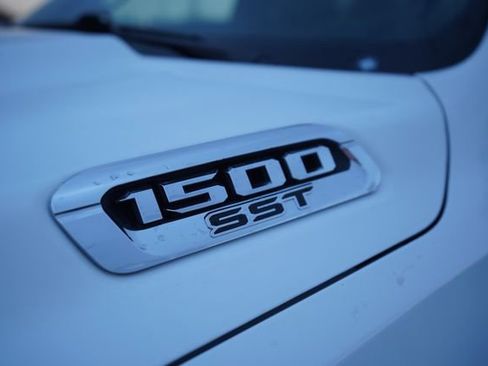 Used 2025 RAM 1500 Laramie image 36