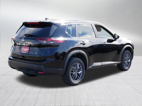 Used 2024 Nissan Rogue S AWD/4WD image 7
