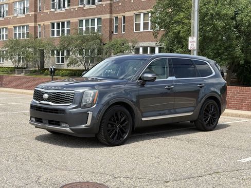 Used 2020 Kia Telluride SX w/ Towing Package FWD image 1