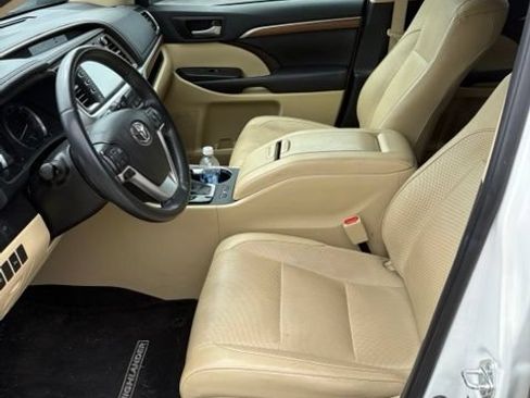 Used 2019 Toyota Highlander Limited AWD/4WD image 15