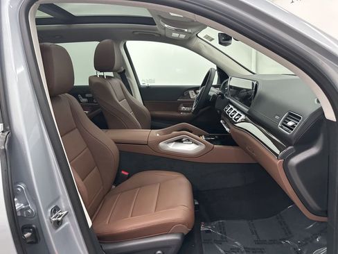 Used 2025 Mercedes-Benz GLS 450 4MATIC image 29
