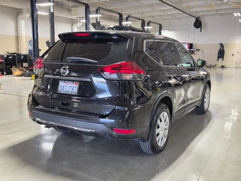 Used 2017 Nissan Rogue S FWD image 7