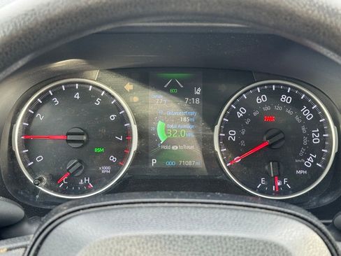 Used 2020 Toyota RAV4 XLE AWD/4WD image 8