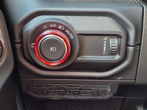 Used 2026 Jeep Wrangler Unlimited Rubicon AWD/4WD image 17