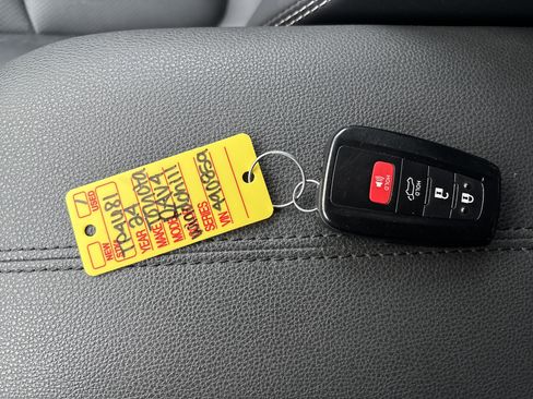 Used 2024 Toyota RAV4 Limited image 30