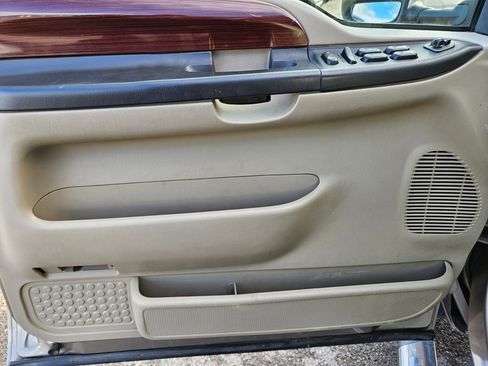 Used 2005 Ford F350 Lariat image 13