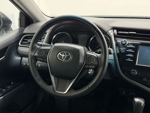 Used 2019 Toyota Camry SE image 18