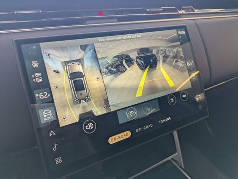 New 2026 Land Rover Range Rover Long Wheelbase SE AWD/4WD image 21