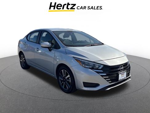 Used 2025 Nissan Versa SV image 1