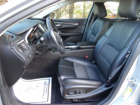 Used 2017 Chevrolet Impala LT FWD image 13