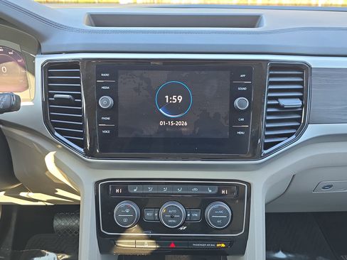 Used 2023 Volkswagen Atlas SE image 19