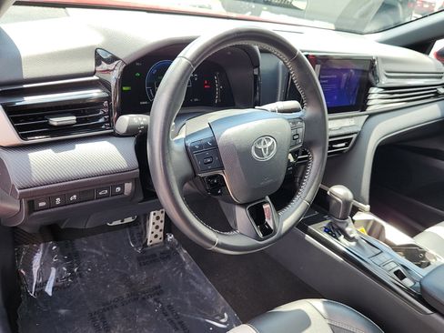 Certified 2025 Toyota Camry SE FWD image 11