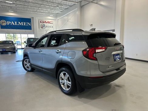 Used 2023 GMC Terrain SLE w/ Driver Convenience Package AWD/4WD image 8