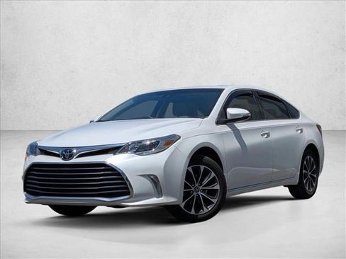 Used 2017 Toyota Avalon XLE Premium FWD image 1