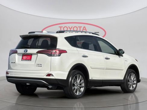 Certified 2018 Toyota RAV4 Limited w/ Advanced Technology Package image 4