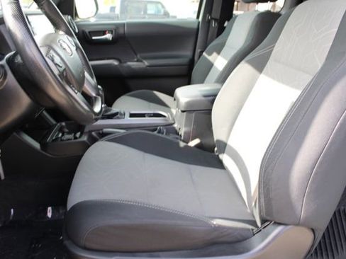 Used 2022 Toyota Tacoma TRD Sport w/ TRD Premium Sport Package RWD image 41