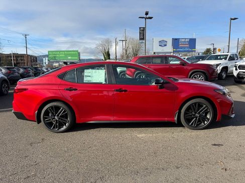 New 2026 Toyota Camry Hybrid image 9