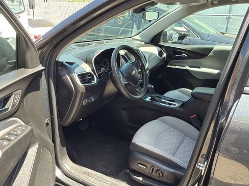 Used 2020 Chevrolet Equinox LS w/ LS Convenience Package image 23