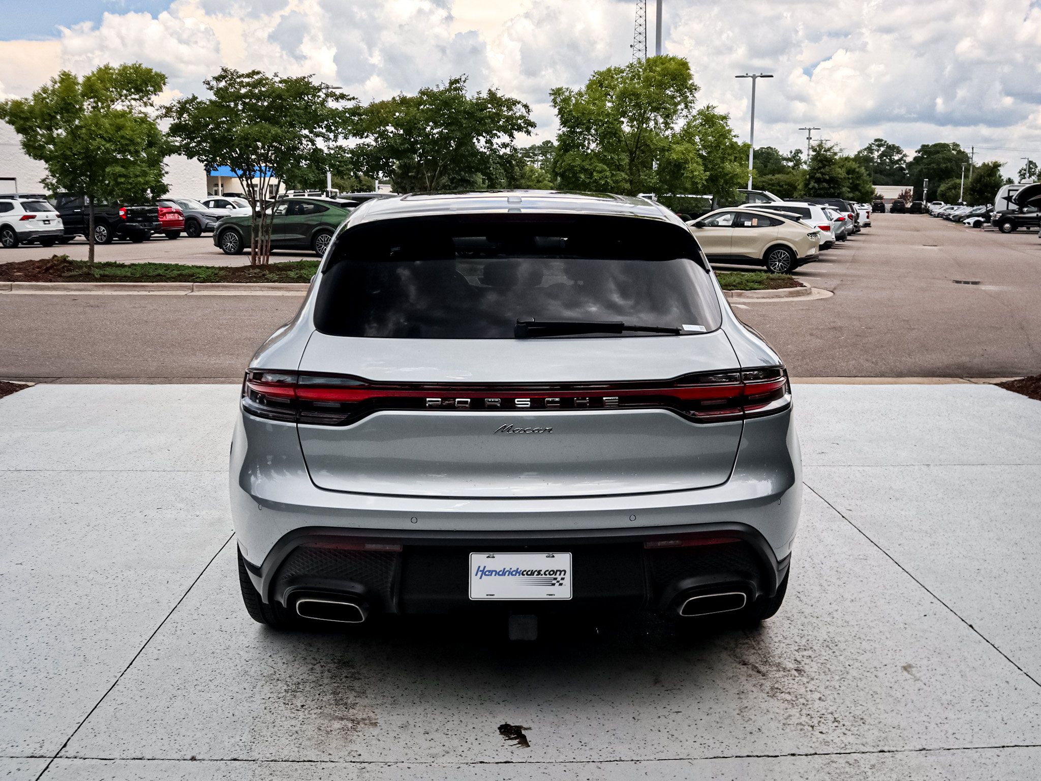 Used 2026 Porsche Macan w/ Premium Package Plus AWD/4WD image 9