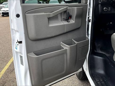 Used 2019 Chevrolet Express 2500 LS RWD image 20