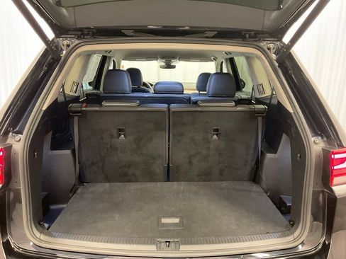 Used 2025 Volkswagen Atlas SE AWD/4WD image 24