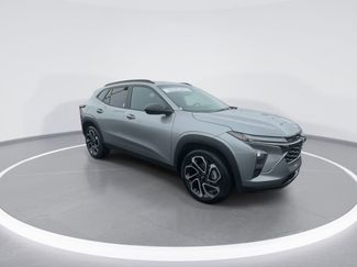 Used 2025 Chevrolet Trax RS w/ Sunroof Package video 2