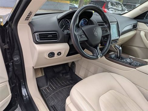 Used 2022 Maserati Levante GT image 11