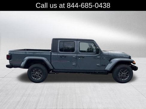 New 2026 Jeep Gladiator Sport AWD/4WD image 4