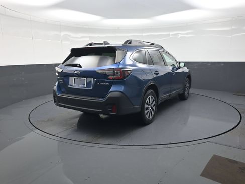 Used 2021 Subaru Outback Premium AWD/4WD image 3