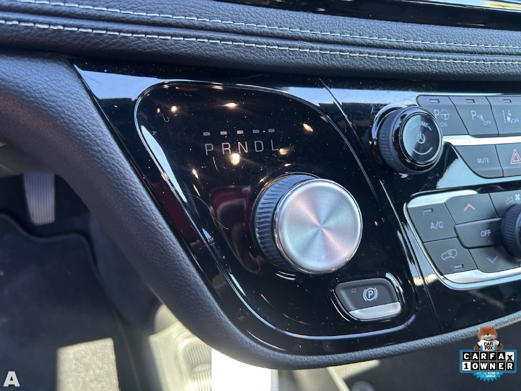 Used 2021 Chrysler Pacifica Touring-L w/ Uconnect Theater Family Group FWD image 7