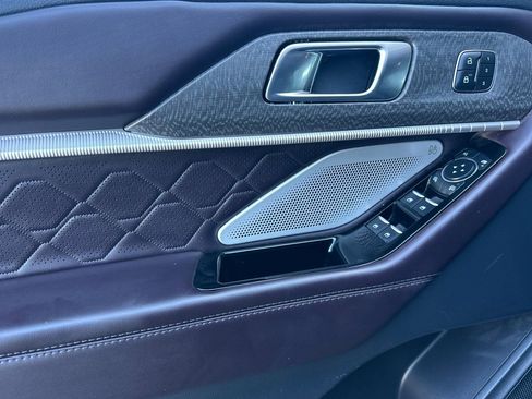 Used 2025 Ford Explorer Platinum w/ LUX Leather Package image 12