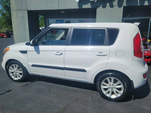 Used 2012 Kia Soul + w/ Audio Pkg FWD image 8