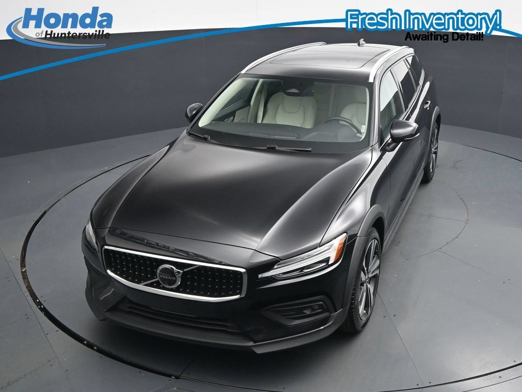 Used 2025 Volvo V60 B5 Cross Country Plus AWD/4WD image 20