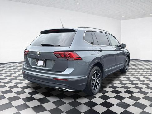 Used 2021 Volkswagen Tiguan SE FWD image 2