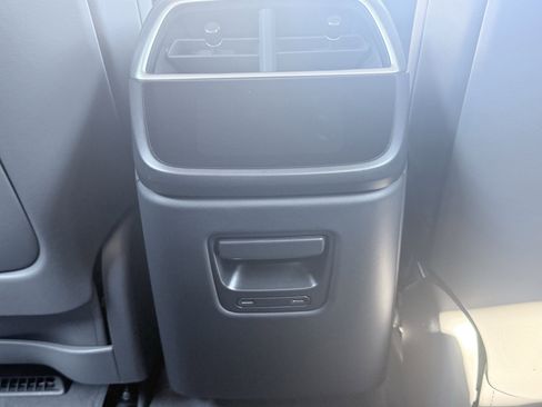 Used 2025 Lucid Air Touring image 56