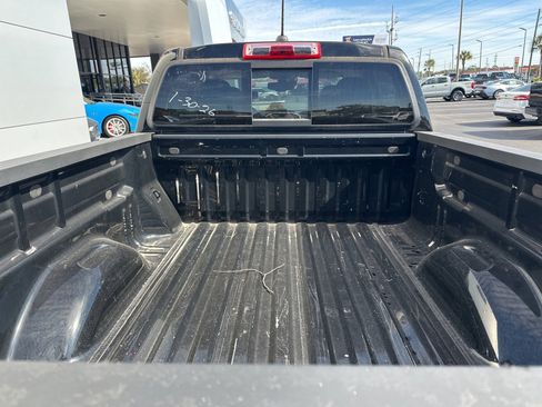 Used 2021 Chevrolet Colorado LT w/ Safety Package image 11