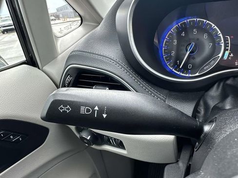 Used 2020 Chrysler Pacifica Limited image 45