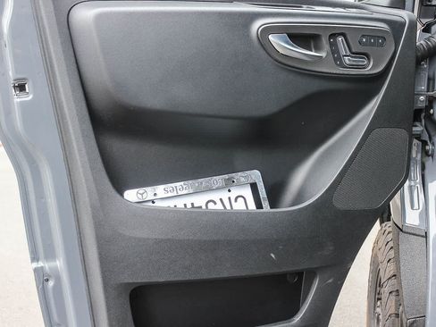 Used 2023 Mercedes-Benz Sprinter 2500 image 32