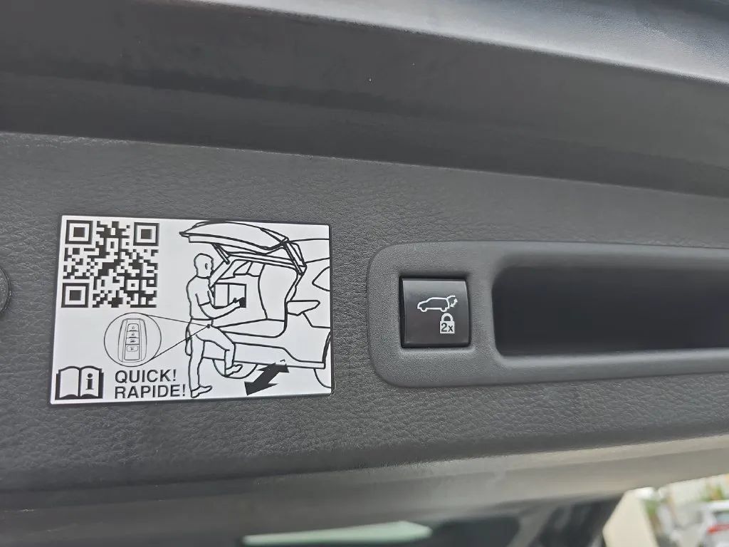 Used 2021 Toyota Sienna XLE FWD image 29