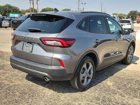 Used 2025 Ford Escape ST-Line Select AWD/4WD image 3