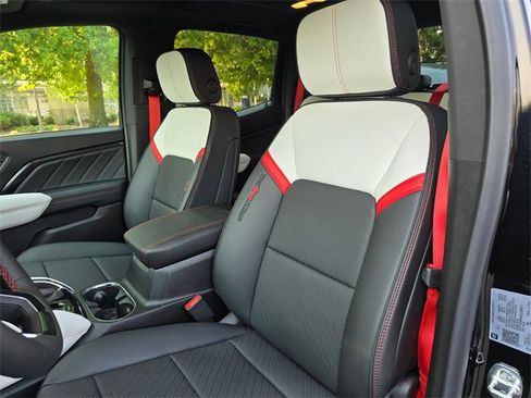 New 2025 GMC Canyon AT4 w/ AT4X Package image 21