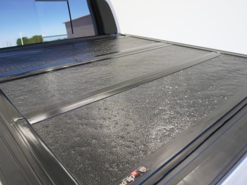 Used 2017 Toyota Tacoma TRD Off-Road w/ Tow Package (A/T) image 8