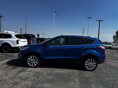 Used 2018 Ford Escape Titanium AWD/4WD image 2