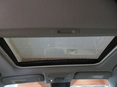 Used 2020 Toyota RAV4 XLE Premium image 48