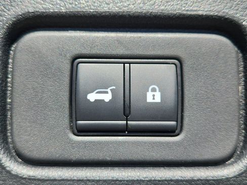 Used 2025 Nissan Pathfinder SV AWD/4WD image 27