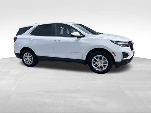 Used 2024 Chevrolet Equinox LT AWD/4WD image 2