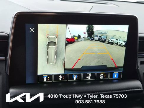 Used 2023 Chevrolet Tahoe Z71 w/ Luxury Package AWD/4WD image 45
