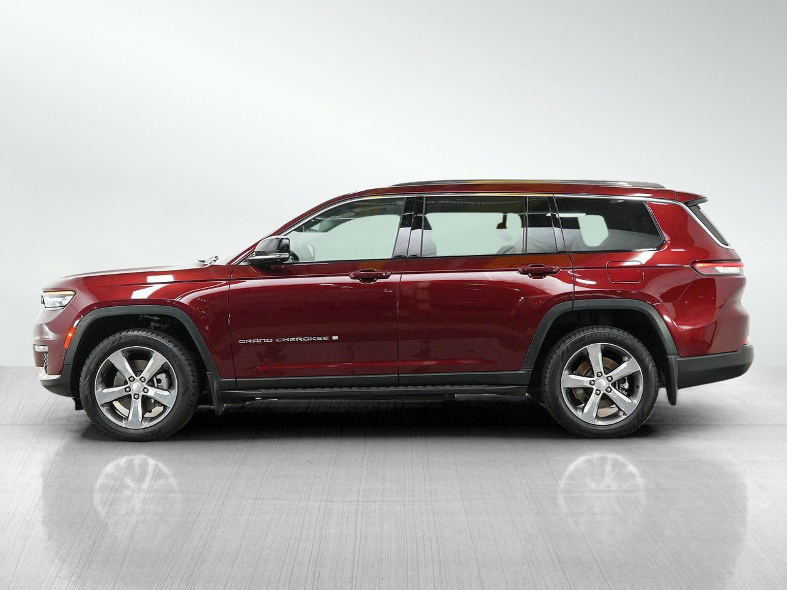 Used 2021 Jeep Grand Cherokee L Limited w/ Luxury Tech Group II AWD/4WD image 2
