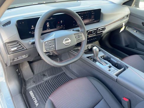 New 2026 Nissan Sentra SR w/ Floor Mat Package FWD image 4